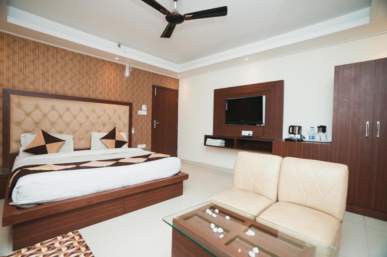 Hotel B Continental 델리 외부 사진