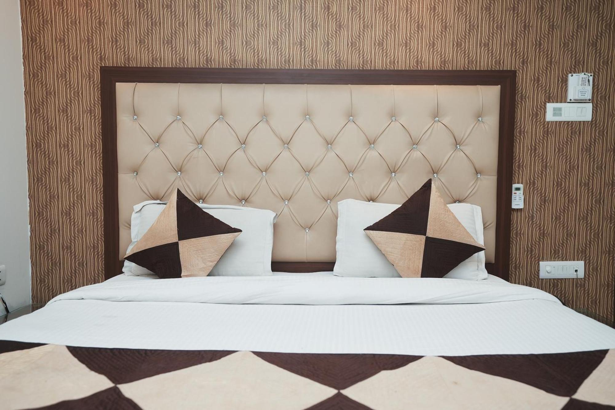 Hotel B Continental 델리 외부 사진
