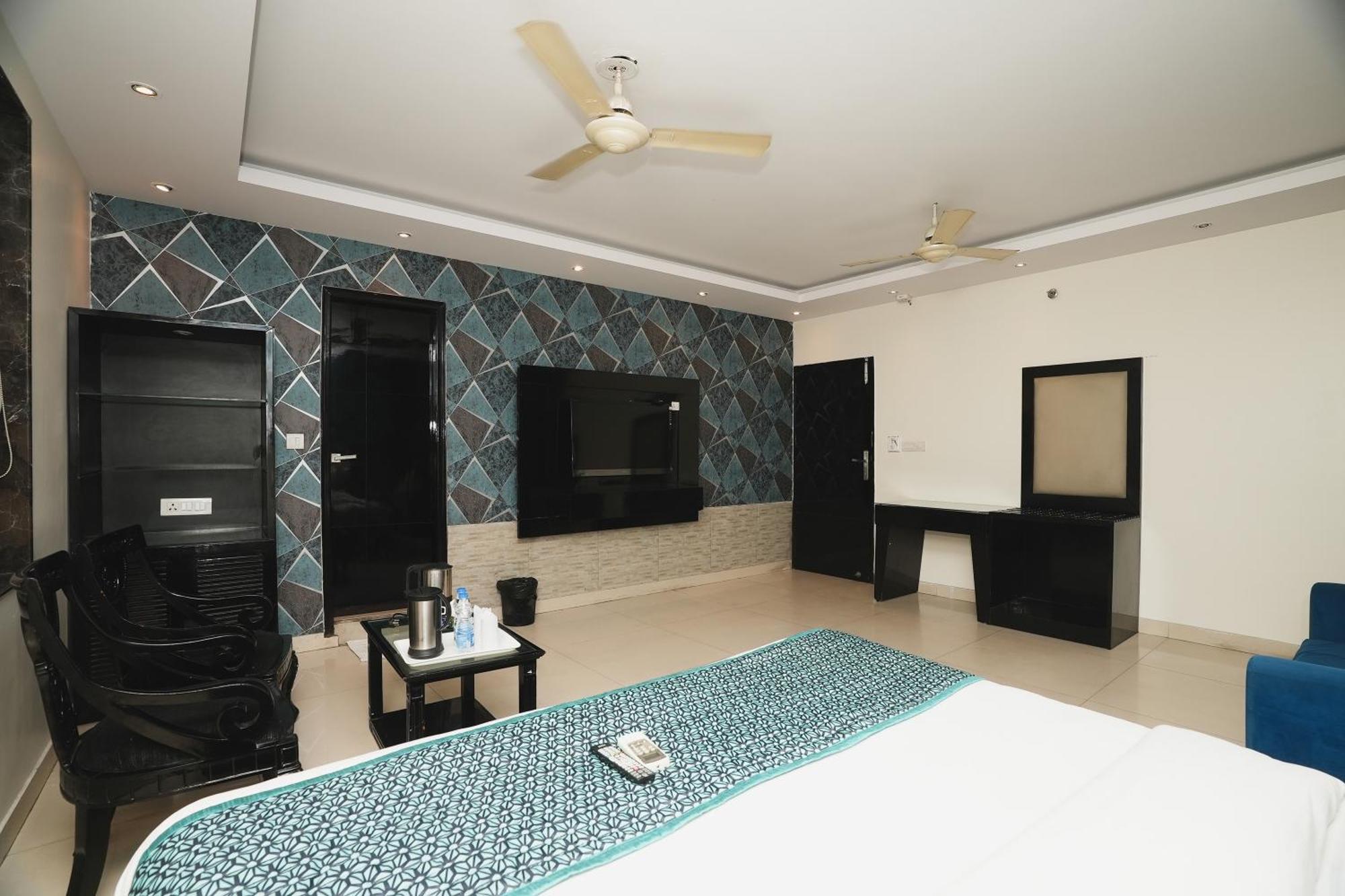 Hotel B Continental 델리 외부 사진