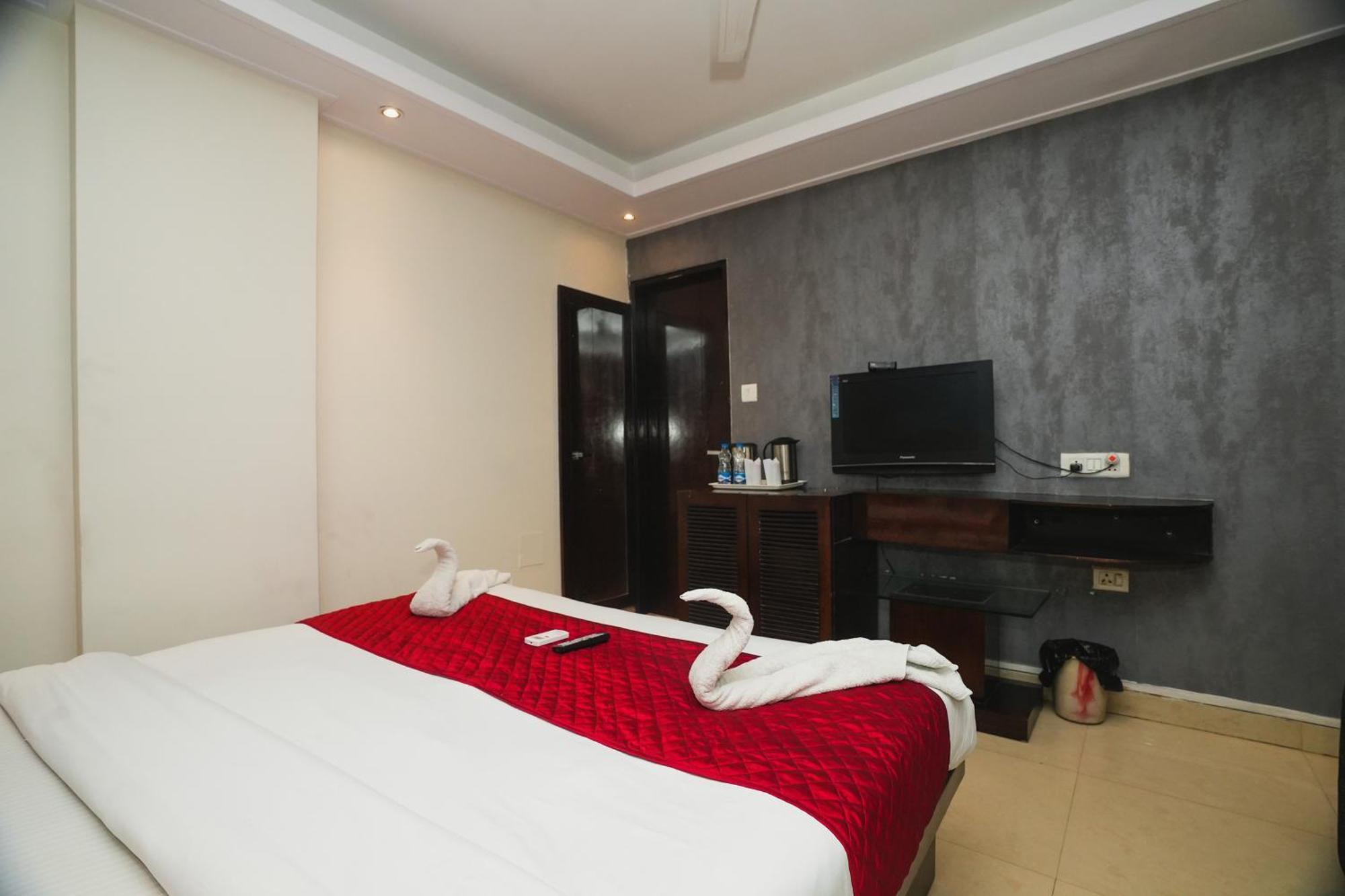 Hotel B Continental 델리 외부 사진