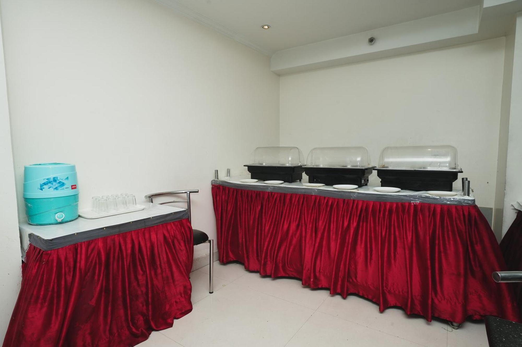 Hotel B Continental 델리 외부 사진