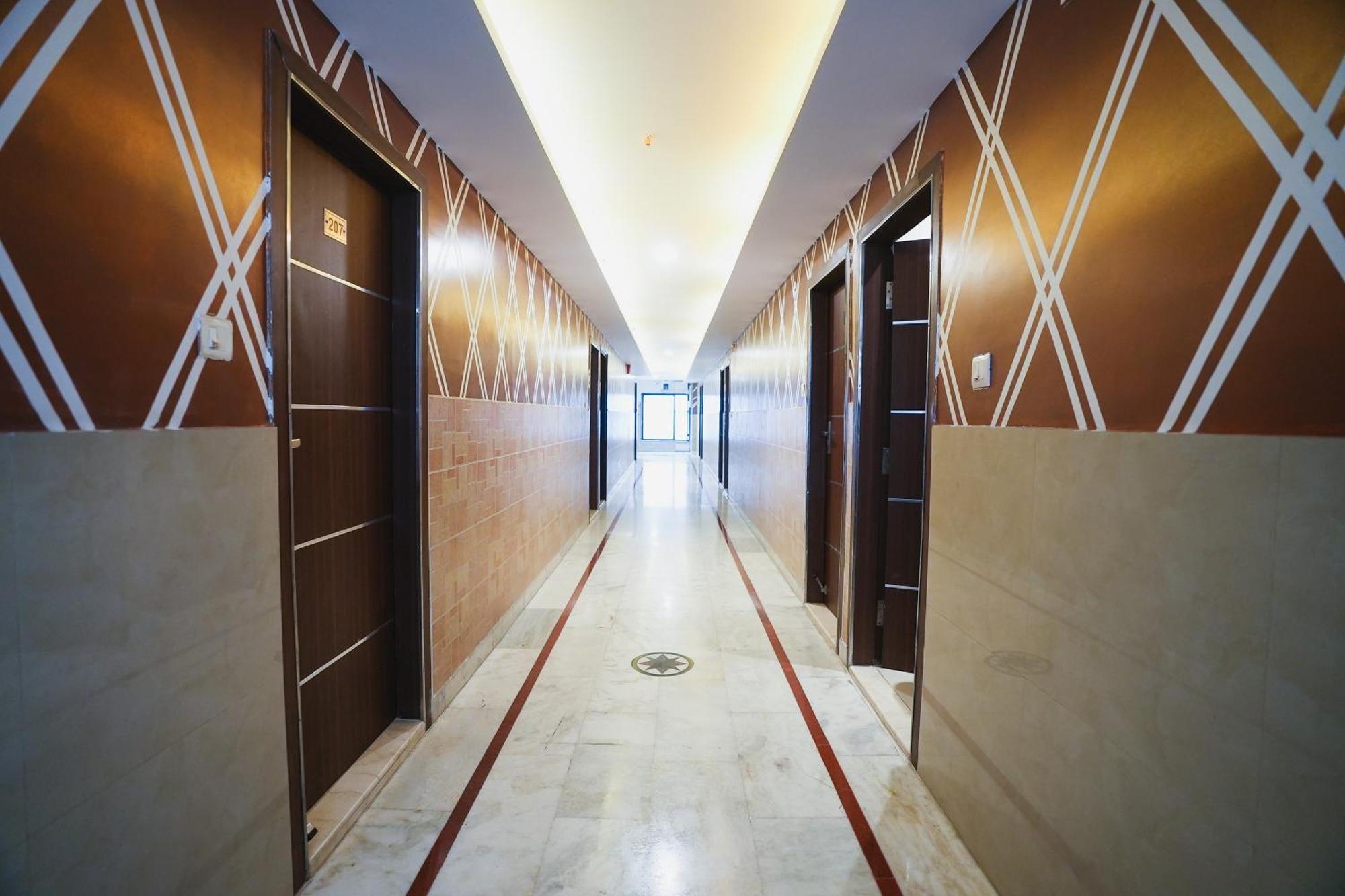 Hotel B Continental 델리 외부 사진