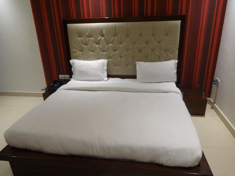 Hotel B Continental 델리 외부 사진