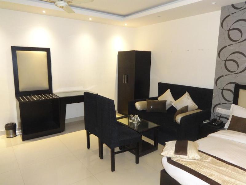 Hotel B Continental 델리 외부 사진