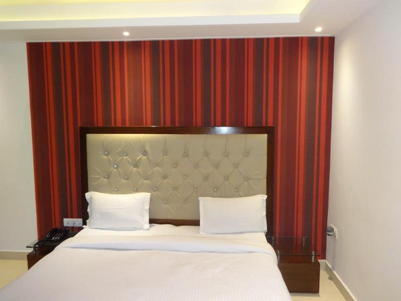 Hotel B Continental 델리 외부 사진