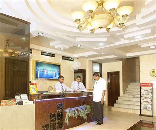Hotel B Continental 델리 내부 사진