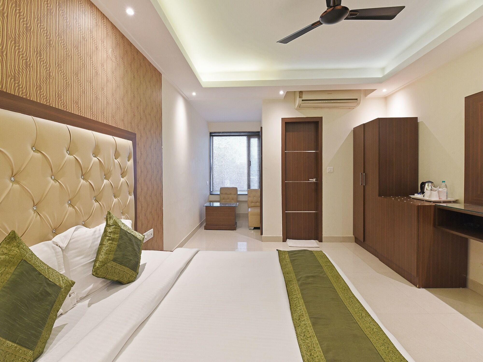 Hotel B Continental 델리 외부 사진